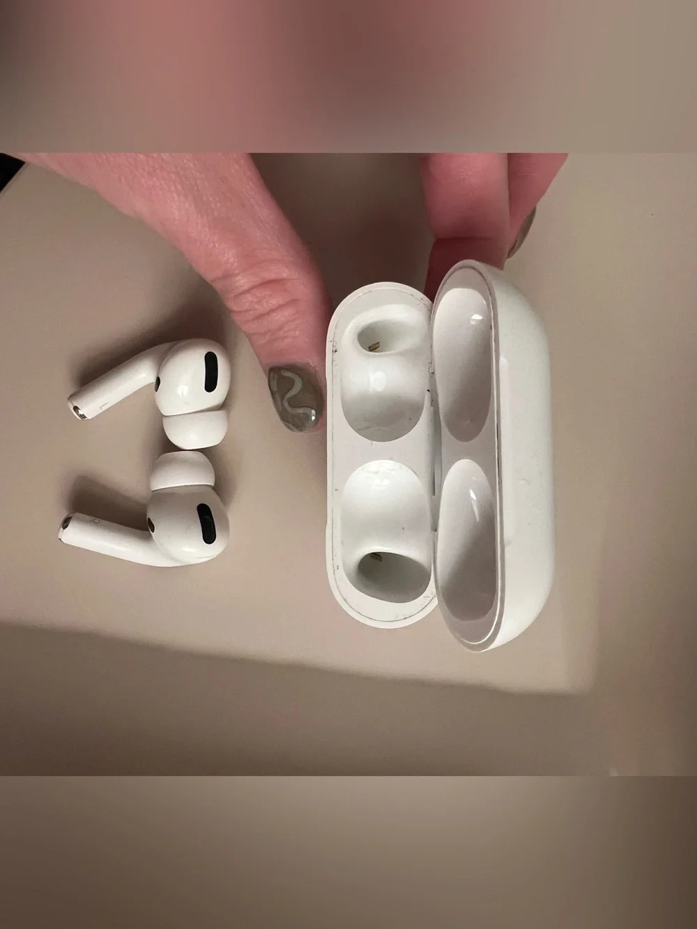Apple AirPods Pro (1st Gen) – Used